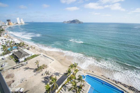 Heated Pool Stunning Las Gavias Golden